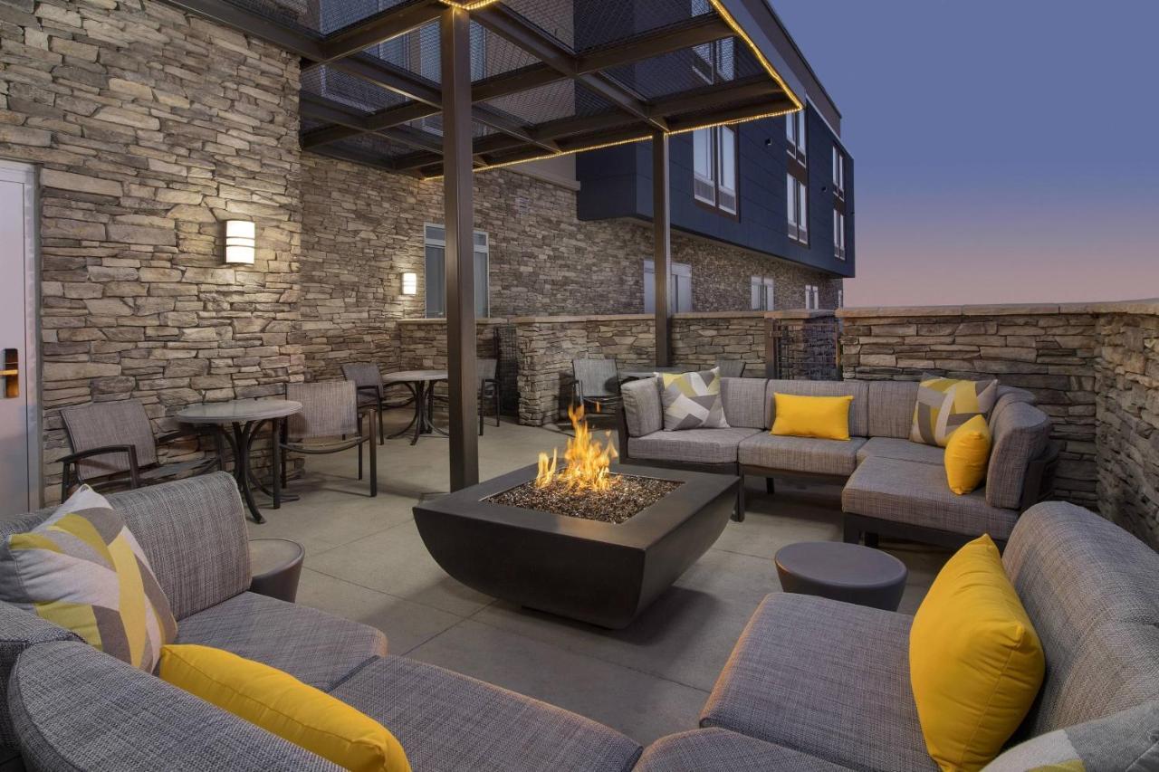 Springhill Suites By Marriott Loveland Fort Collins/Виндзор Экстерьер фото